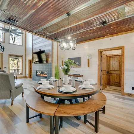 Broken Bow Cabin With Hot Tub, Pool Table And Fire Pit Exterior photo