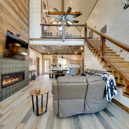 Broken Bow Cabin With Hot Tub, Pool Table And Fire Pit Exterior photo