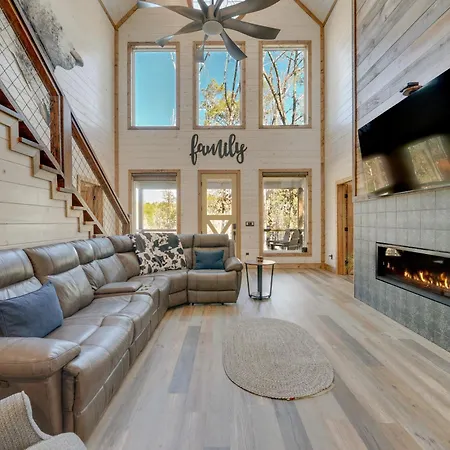 Broken Bow Cabin With Hot Tub, Pool Table And Fire Pit Exterior photo