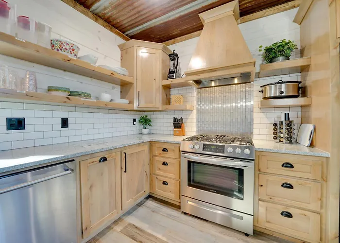 Broken Bow Cabin With Hot Tub, Pool Table And Fire Pit